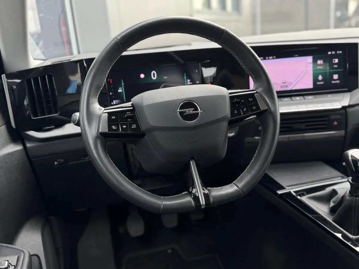 1.2 Business Edition | Nieuwe Distributie | LED | Camera | CarPlay | Navigatie | Cruise | Climate | Lichtmetaal | Stuur/Stoelverwarming