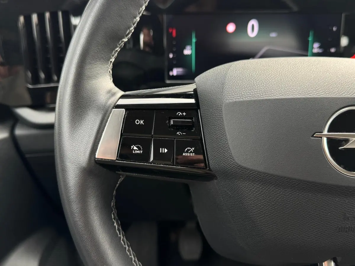 1.2 Business Edition | Nieuwe Distributie | LED | Camera | CarPlay | Navigatie | Cruise | Climate | Lichtmetaal | Stuur/Stoelverwarming
