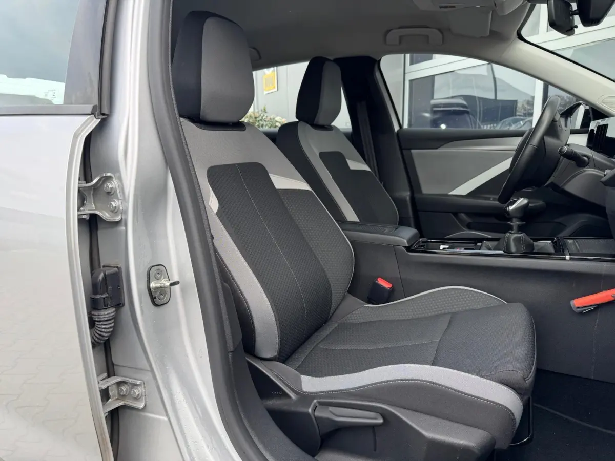 1.2 Business Edition | Nieuwe Distributie | LED | Camera | CarPlay | Navigatie | Cruise | Climate | Lichtmetaal | Stuur/Stoelverwarming