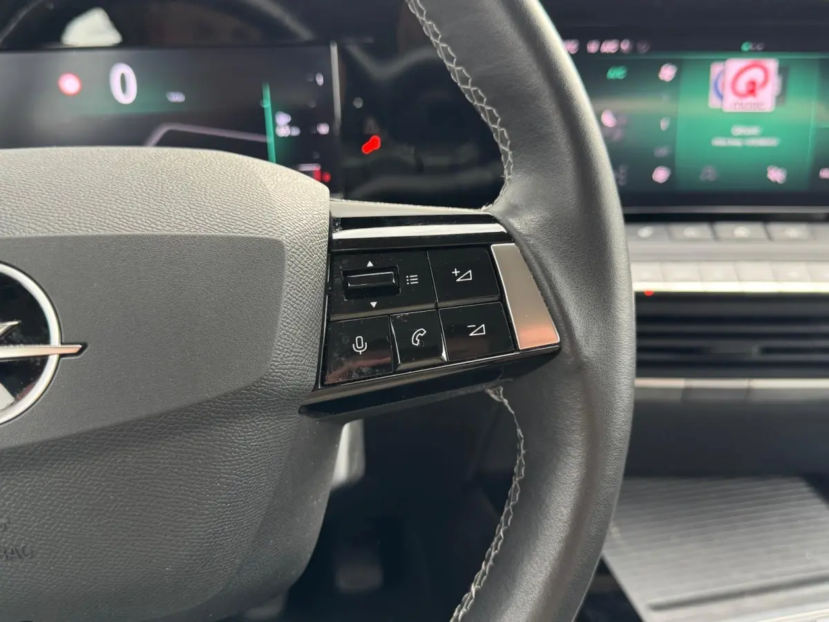 1.2 Business Edition | Nieuwe Distributie | LED | Camera | CarPlay | Navigatie | Cruise | Climate | Lichtmetaal | Stuur/Stoelverwarming