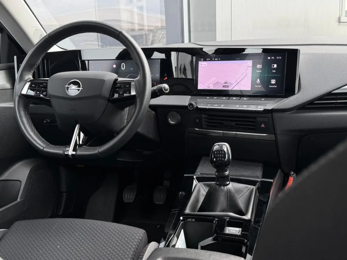 1.2 Business Edition | Nieuwe Distributie | LED | Camera | CarPlay | Navigatie | Cruise | Climate | Lichtmetaal | Stuur/Stoelverwarming