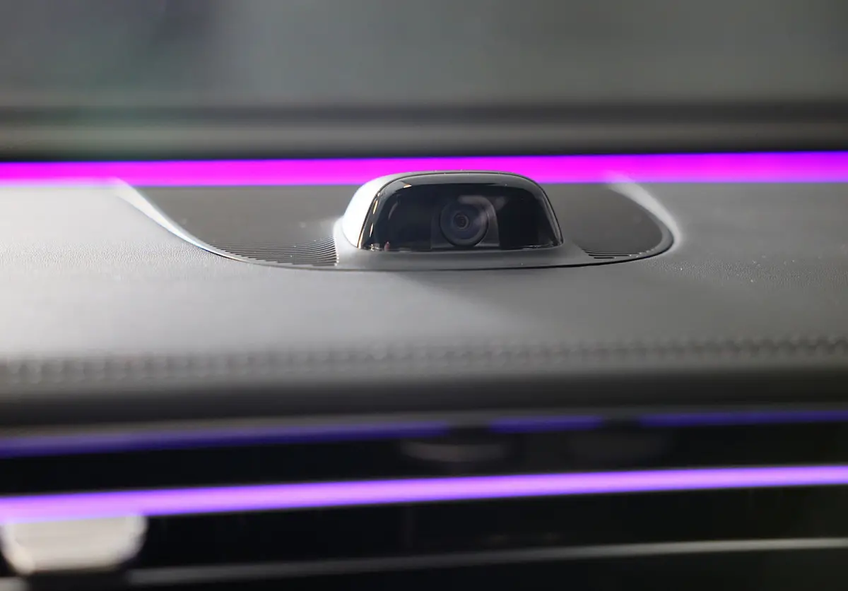 300 e AMG 53 Look / HYPERSCREEN / Massage / Burmester 4D / Head Up / 360 Camera / Acc / Open Panoram