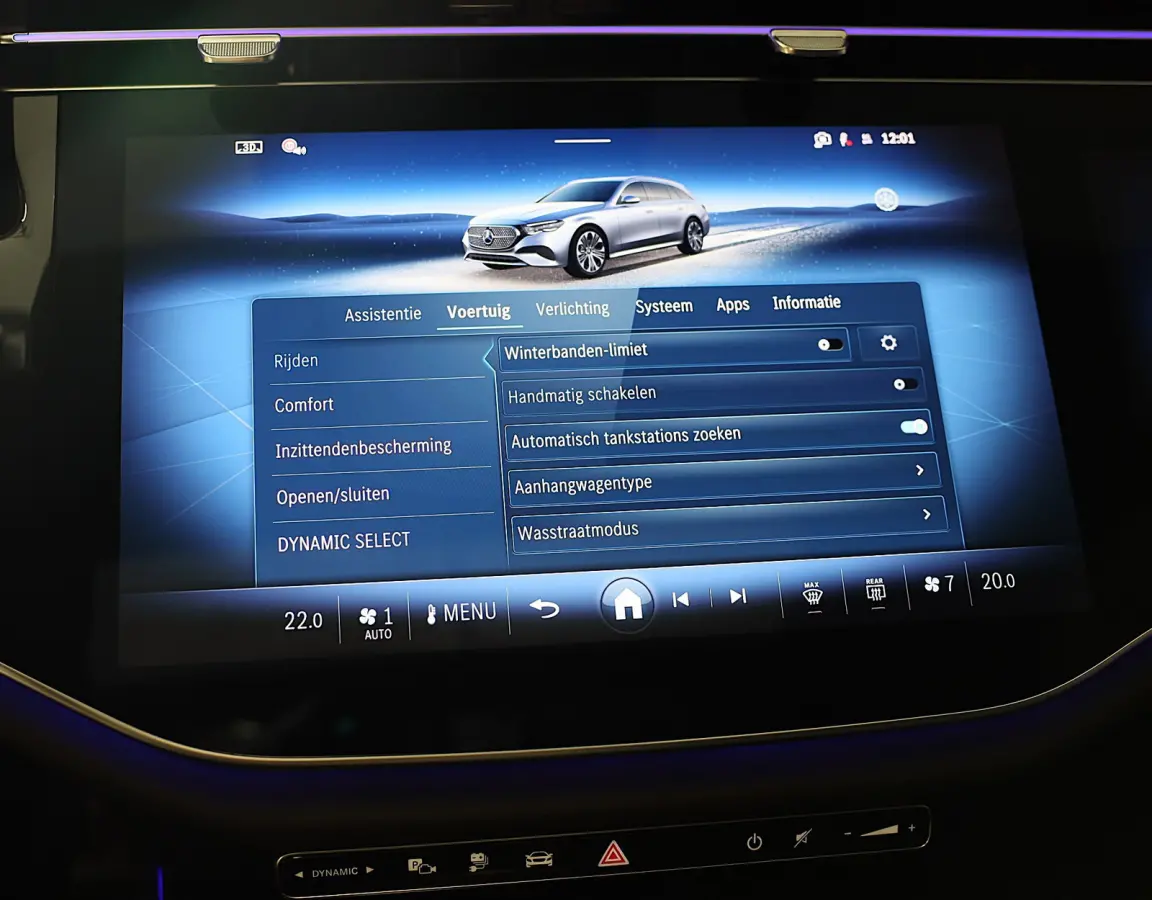 300 e AMG 53 Look / HYPERSCREEN / Massage / Burmester 4D / Head Up / 360 Camera / Acc / Open Panoram