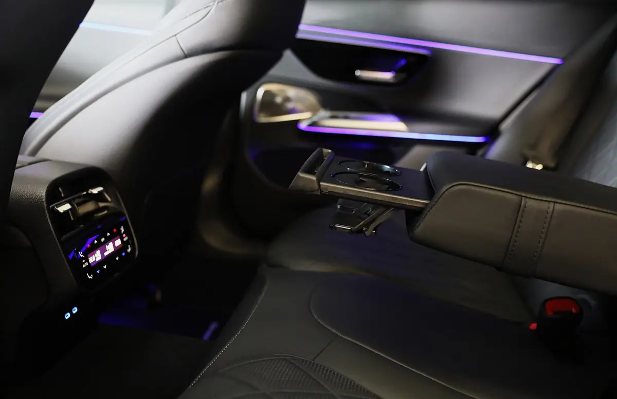 300 e AMG 53 Look / HYPERSCREEN / Massage / Burmester 4D / Head Up / 360 Camera / Acc / Open Panoram
