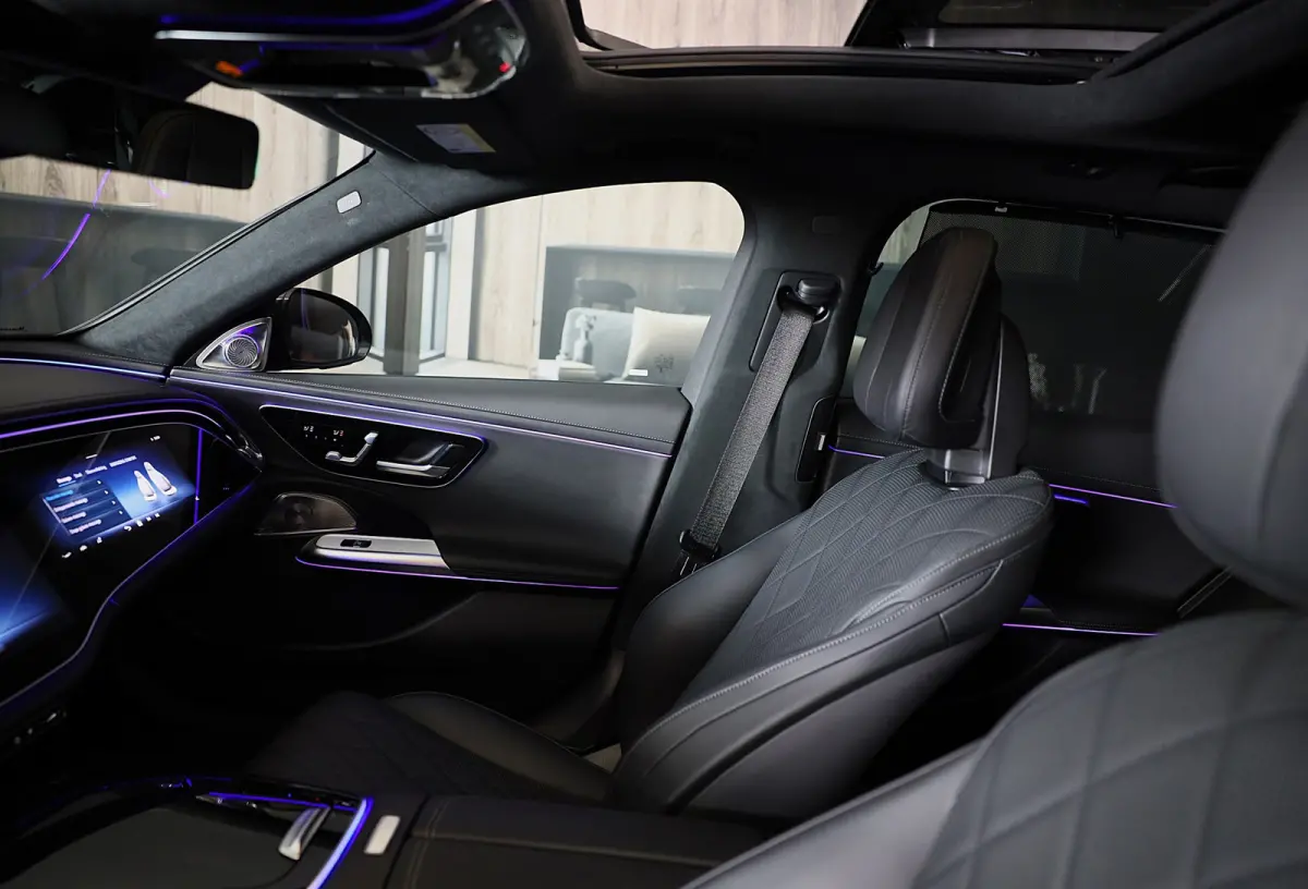 300 e AMG 53 Look / HYPERSCREEN / Massage / Burmester 4D / Head Up / 360 Camera / Acc / Open Panoram