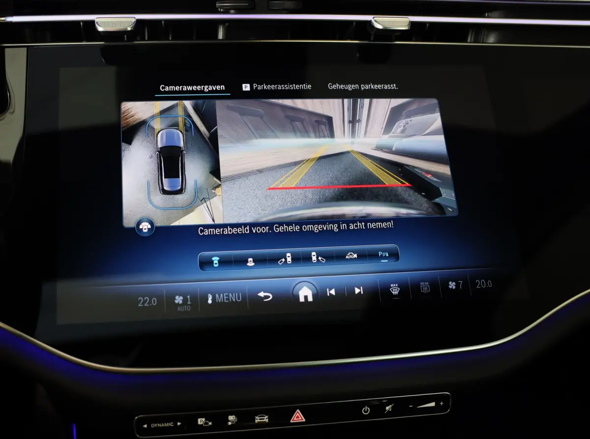 300 e AMG 53 Look / HYPERSCREEN / Massage / Burmester 4D / Head Up / 360 Camera / Acc / Open Panoram