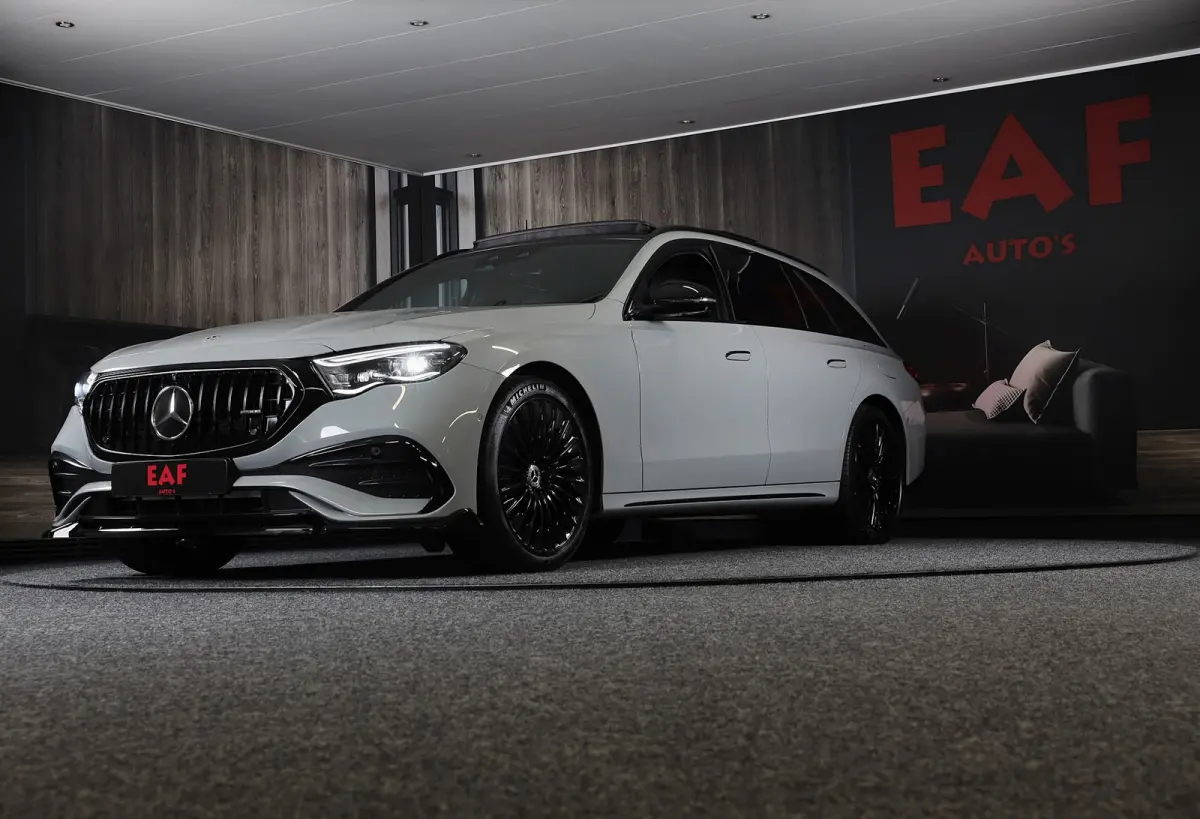 300 e AMG 53 Look / HYPERSCREEN / Massage / Burmester 4D / Head Up / 360 Camera / Acc / Open Panoram