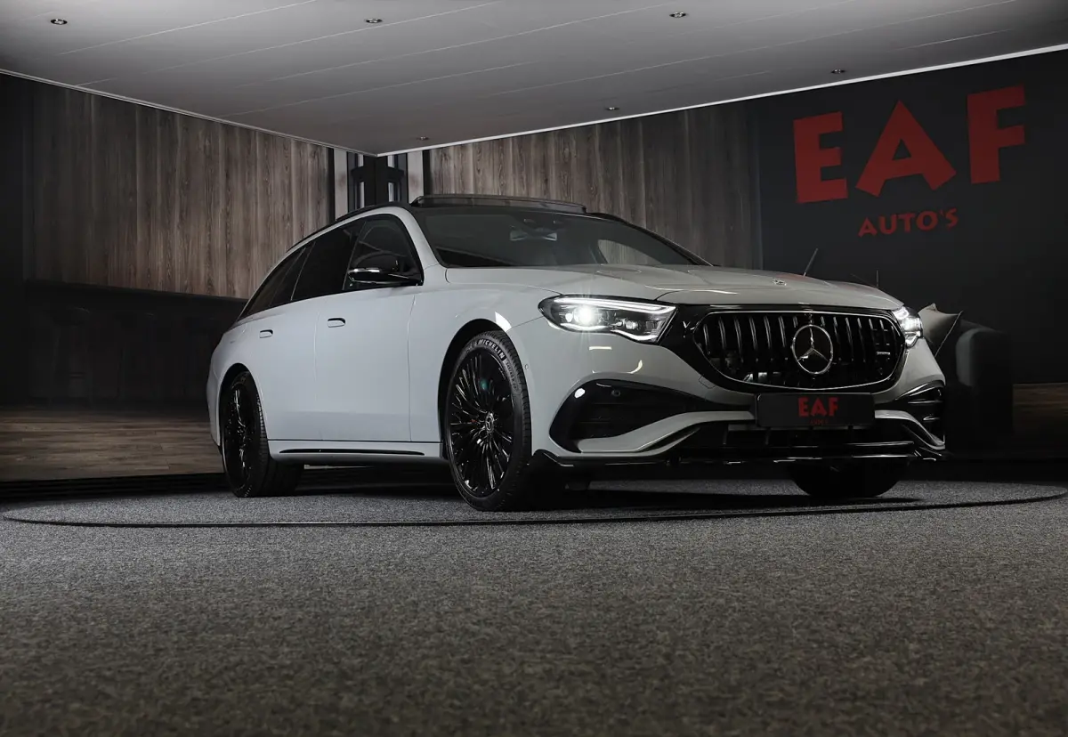 300 e AMG 53 Look / HYPERSCREEN / Massage / Burmester 4D / Head Up / 360 Camera / Acc / Open Panoram