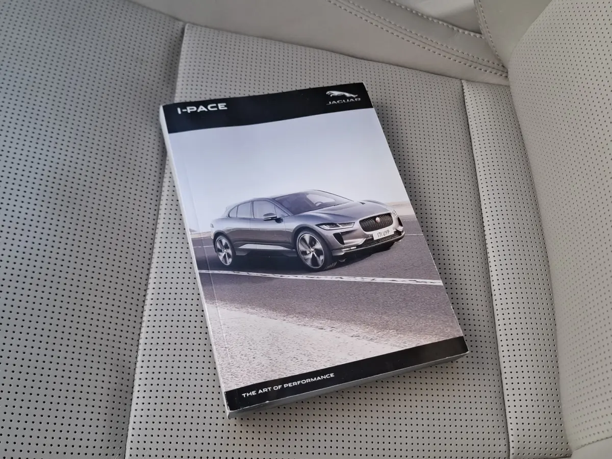 EV400 First Edition 90 kWh | SoH 89,9% | Navigatie/Android/Apple Carplay | LM Velgen 22" | Panoramadak | Voorstoelen/Stuur/Achterbank Verwarmd | Luchtvering | Cruise Control Adaptief |