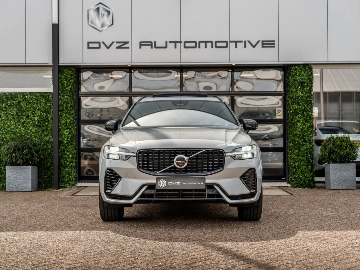 2.0 T6 Plug-in hybrid AWD Plus Dark | Pano | Surround View | H/K Sound