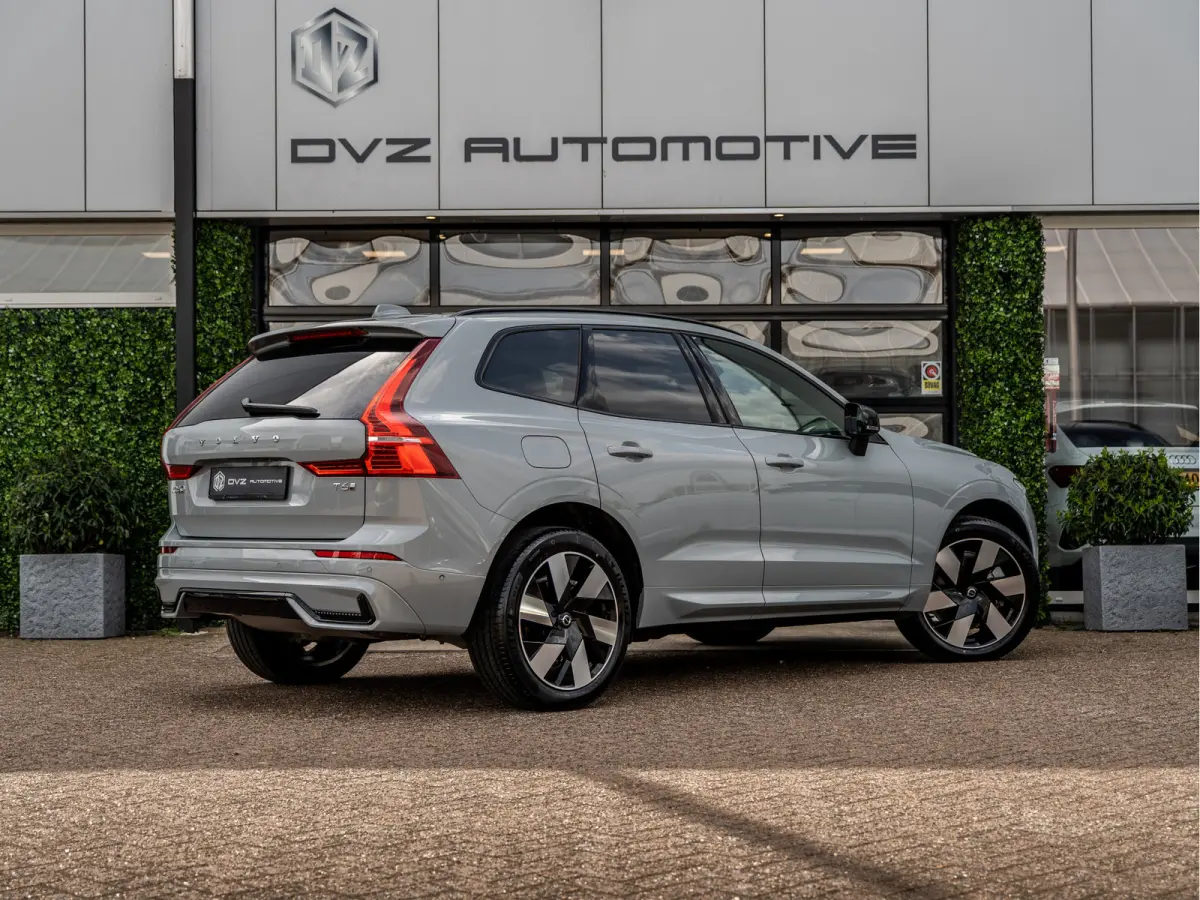 2.0 T6 Plug-in hybrid AWD Plus Dark | Pano | Surround View | H/K Sound