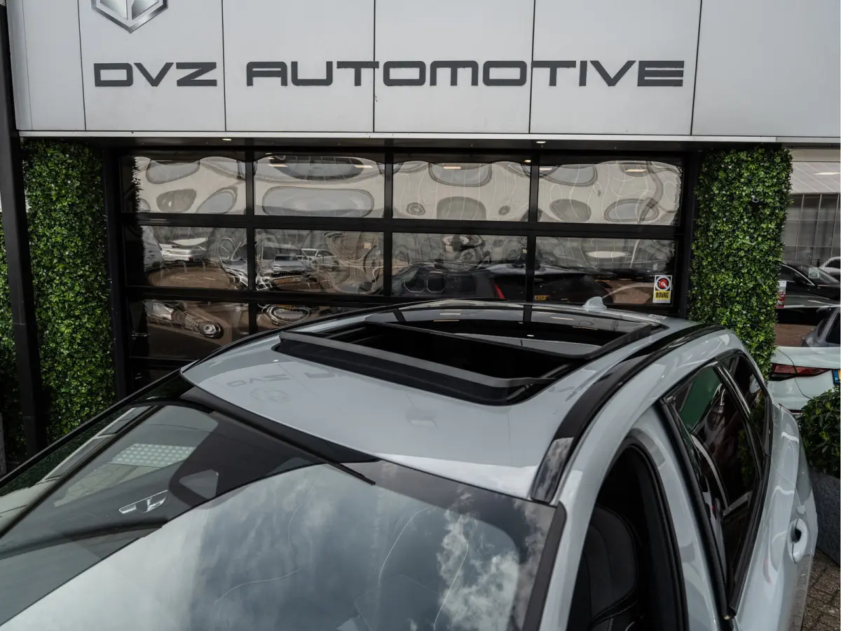 2.0 T6 Plug-in hybrid AWD Plus Dark | Pano | Surround View | H/K Sound