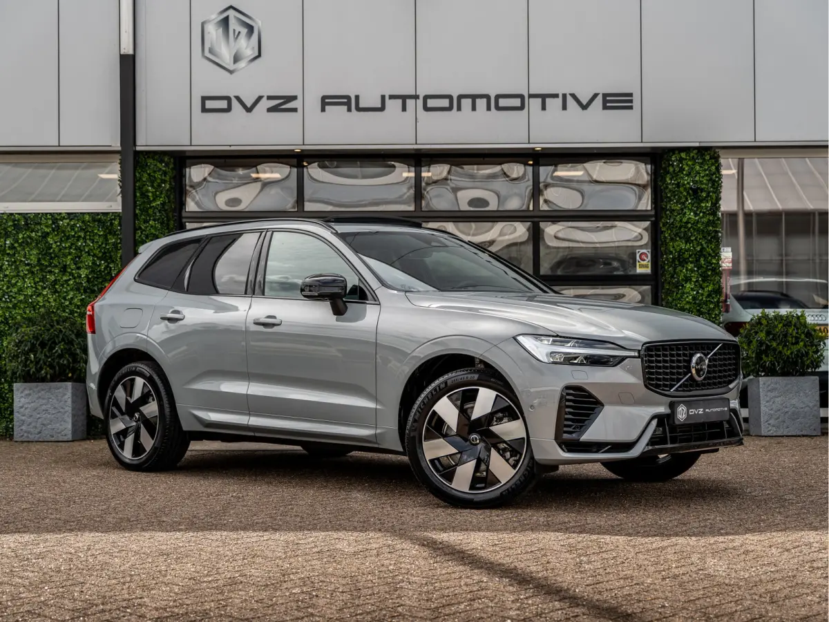 2.0 T6 Plug-in hybrid AWD Plus Dark | Pano | Surround View | H/K Sound