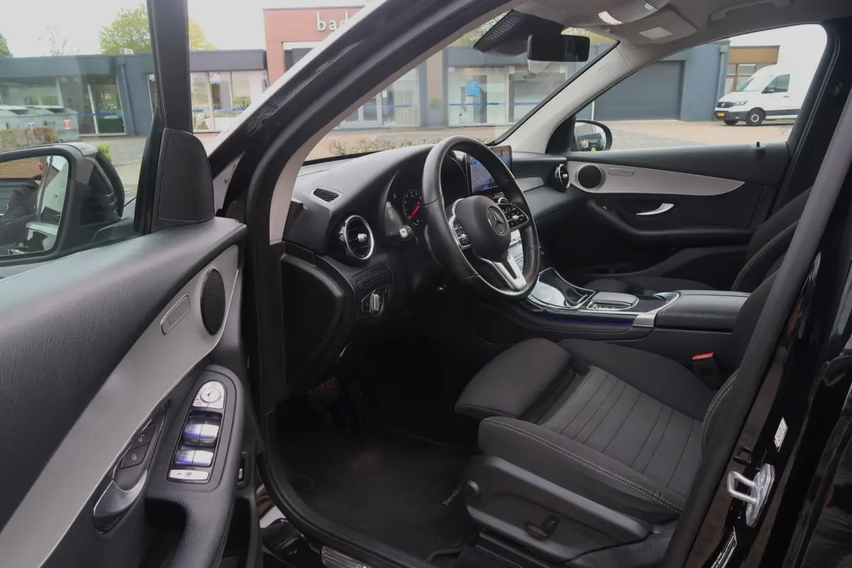 4MATIC BTW|TREKHAAK|360CAMERA|CARPLAY|NAVIGATIE|SFEERVERLICHTING|DEALER ONDERHOUDEN