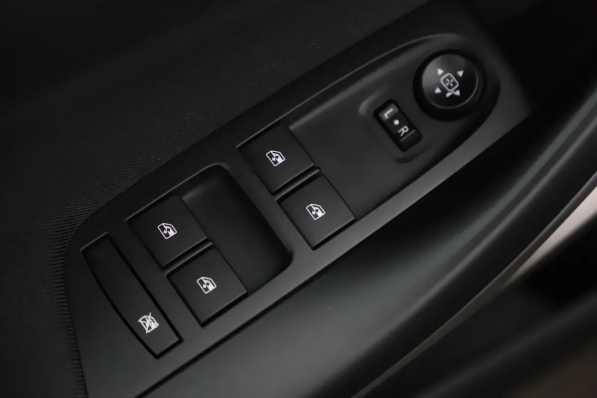 1.2 Edition 110PK LMV LED Navigatie Carplay Android Bluetooth Airco Cruise Control Parkeersensor
