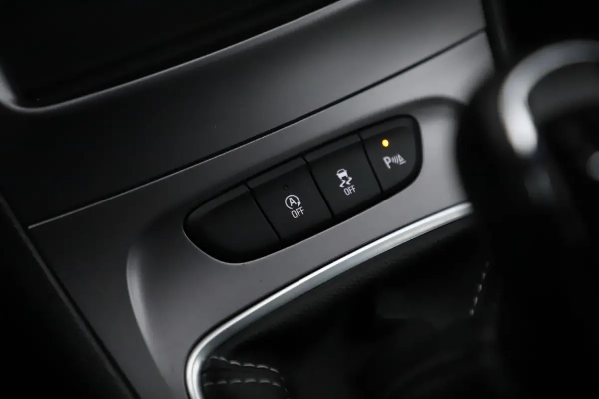 1.2 Edition 110PK LMV LED Navigatie Carplay Android Bluetooth Airco Cruise Control Parkeersensor