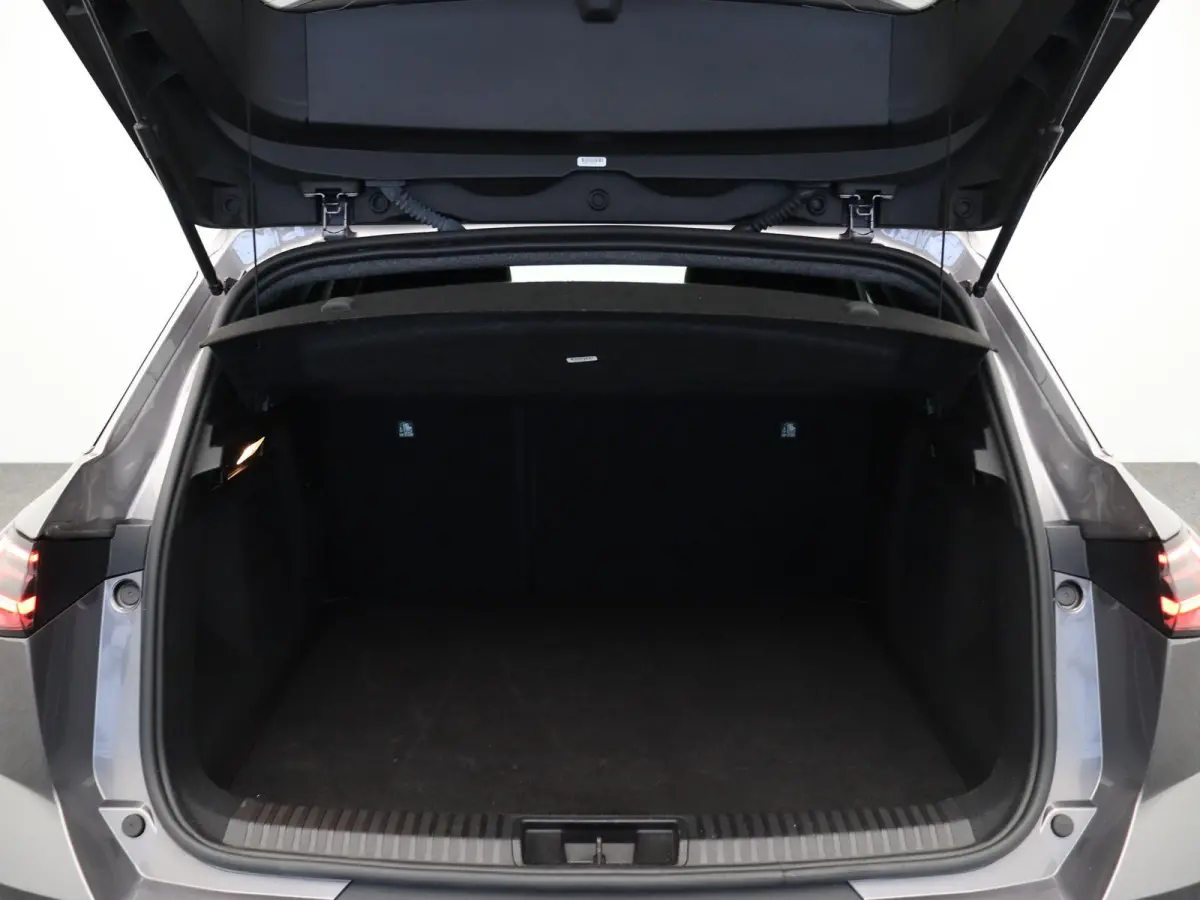 1.6 E-Tech full hybrid 145 esprit Alpine | LED | Achteruitrijcamera | Verwarmt stuurwiel | Keyless | Adaptive cruise.