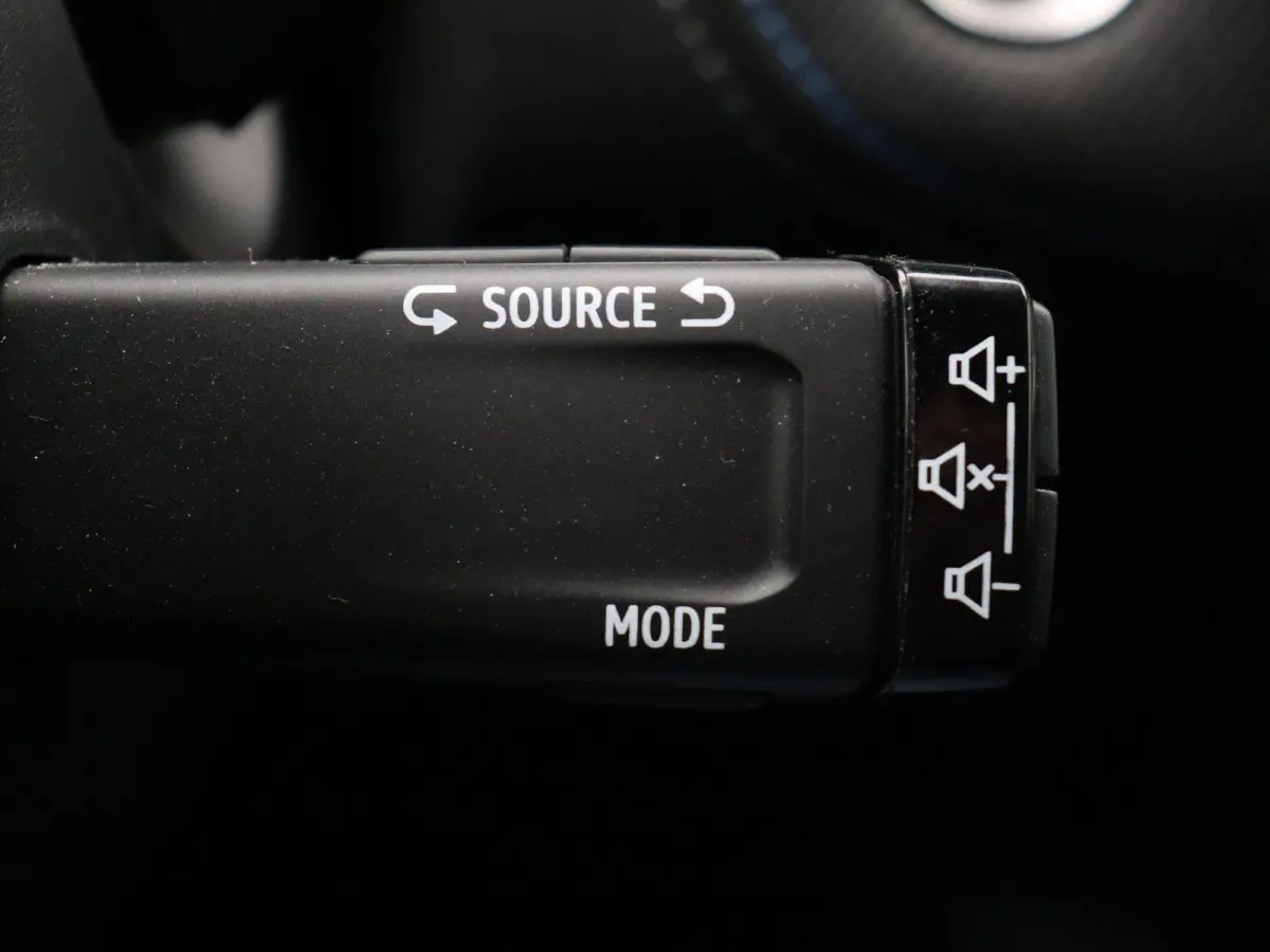 1.6 E-Tech full hybrid 145 esprit Alpine | LED | Achteruitrijcamera | Verwarmt stuurwiel | Keyless | Adaptive cruise.