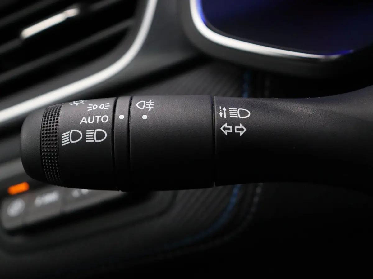 1.6 E-Tech full hybrid 145 esprit Alpine | LED | Achteruitrijcamera | Verwarmt stuurwiel | Keyless | Adaptive cruise.