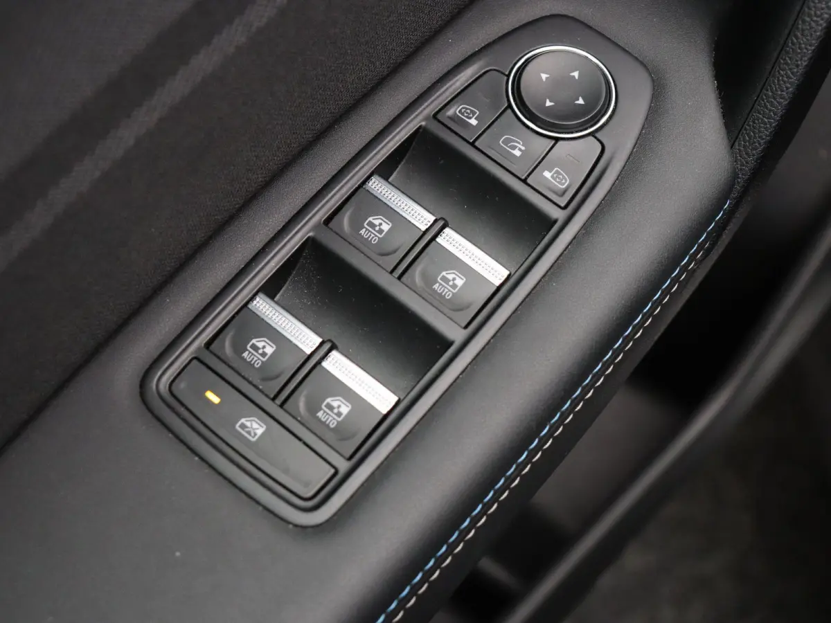 1.6 E-Tech full hybrid 145 esprit Alpine | LED | Achteruitrijcamera | Verwarmt stuurwiel | Keyless | Adaptive cruise.