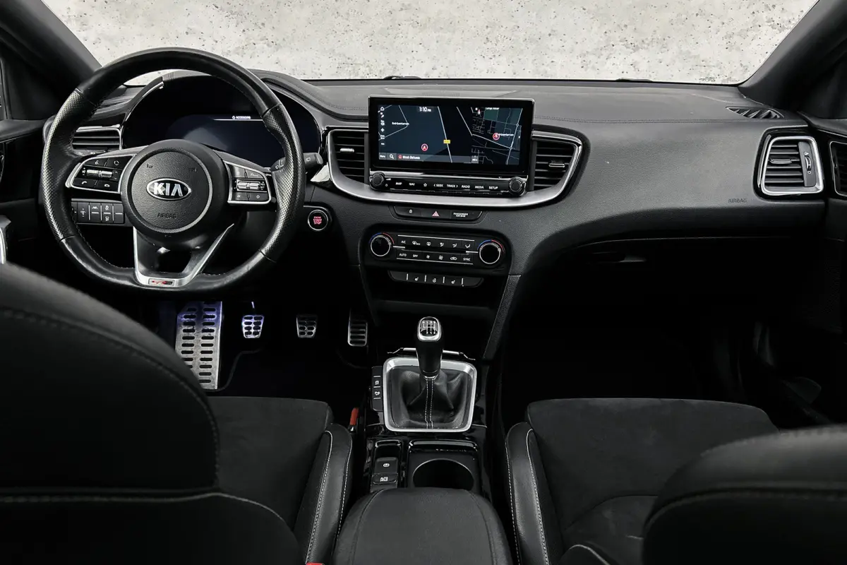1.0 T-GDI GT-Line | Panoramadak | Camera | Half leder | Stoelverwarming | LED
