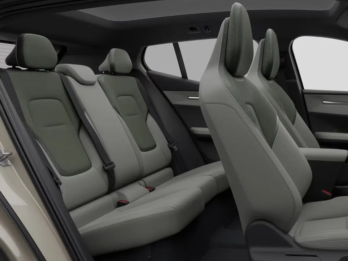 P8 AWD Ultra 69 kWh | Panoramadak | Parkeer assistent | Pine Interieur