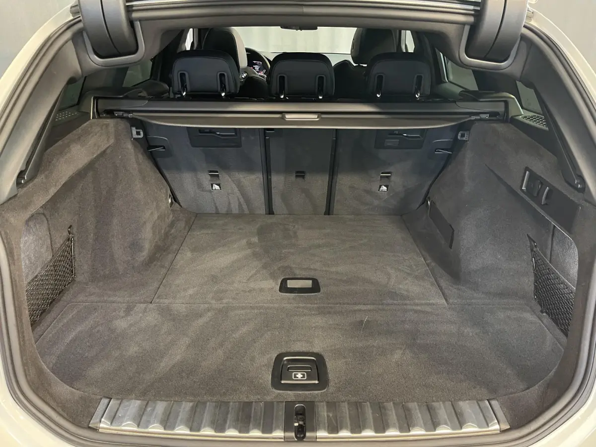 330i M Sport 18"/Panoramadak/Laser LED/Harman Kardon/Dodehoek/Adaptieve cruise/Keyless/Stoelverwarming