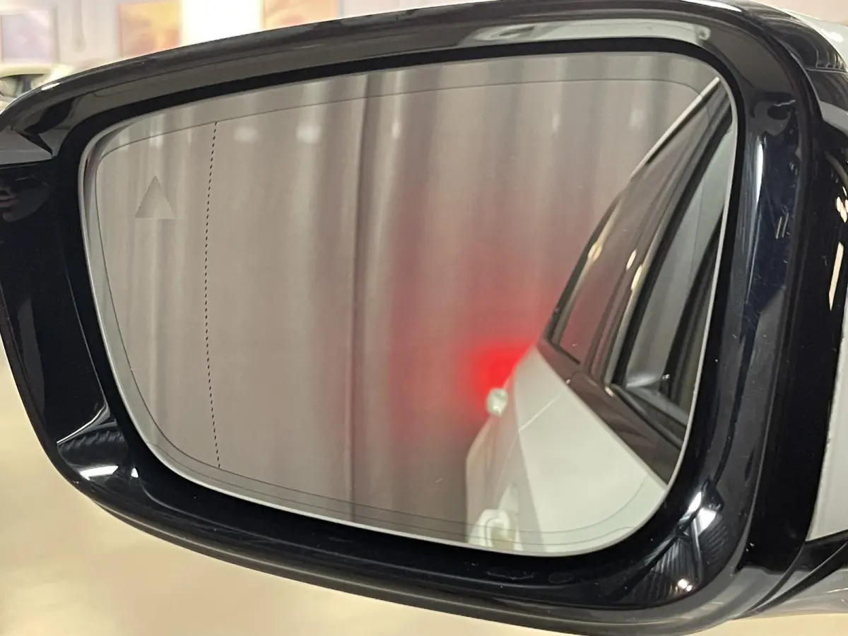 330i M Sport 18"/Panoramadak/Laser LED/Harman Kardon/Dodehoek/Adaptieve cruise/Keyless/Stoelverwarming