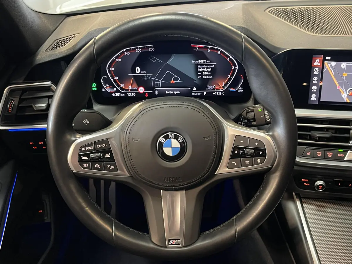 330i M Sport 18"/Panoramadak/Laser LED/Harman Kardon/Dodehoek/Adaptieve cruise/Keyless/Stoelverwarming