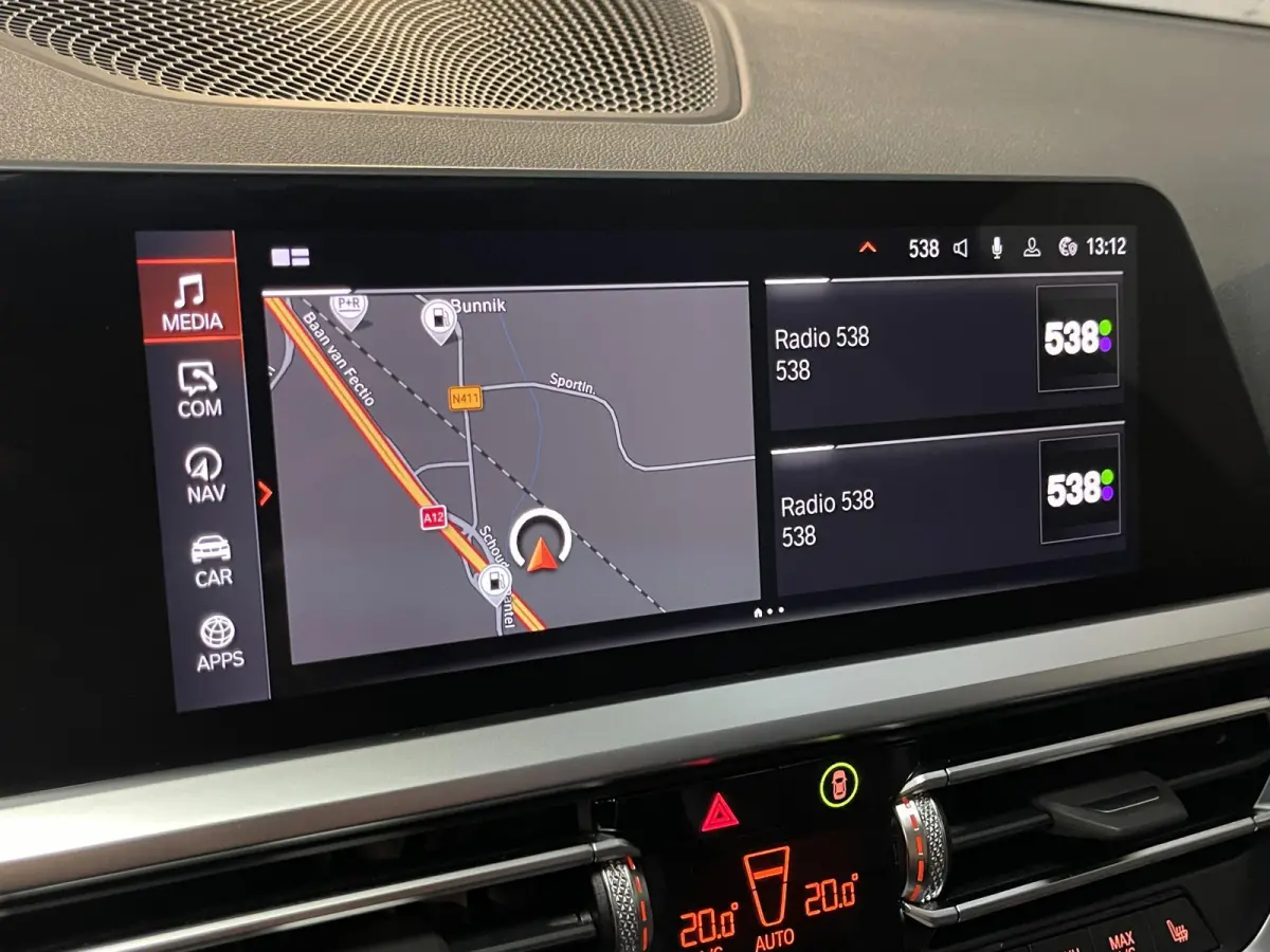 330i M Sport 18"/Panoramadak/Laser LED/Harman Kardon/Dodehoek/Adaptieve cruise/Keyless/Stoelverwarming