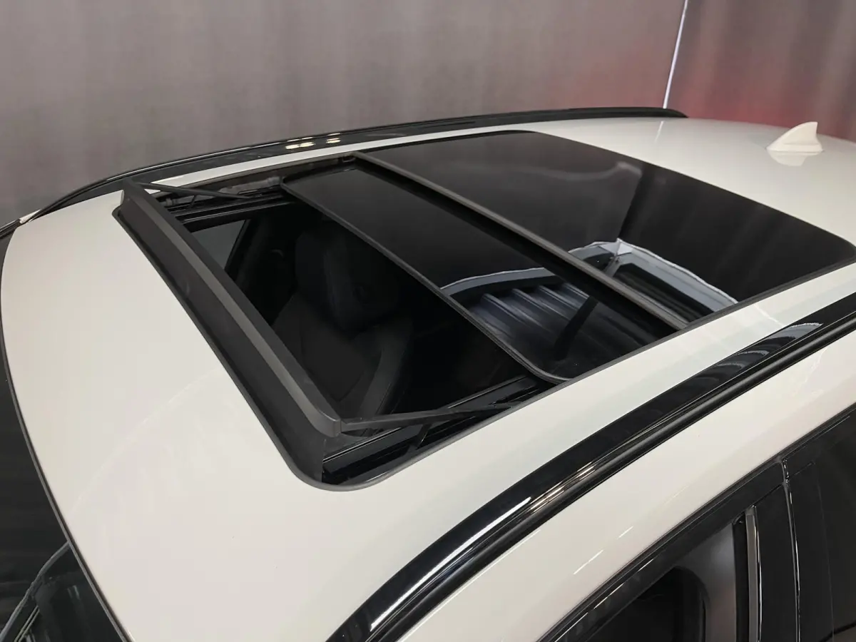 330i M Sport 18"/Panoramadak/Laser LED/Harman Kardon/Dodehoek/Adaptieve cruise/Keyless/Stoelverwarming