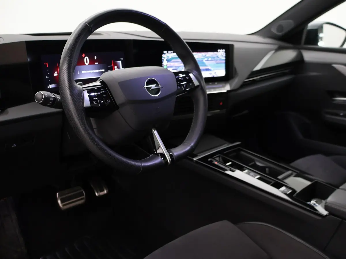 1.2 ULTIMATE AUT. + PANORAMA | HEAD-UP | ADAPTIVE CRUISE | CARPLAY | 360 CAMERA