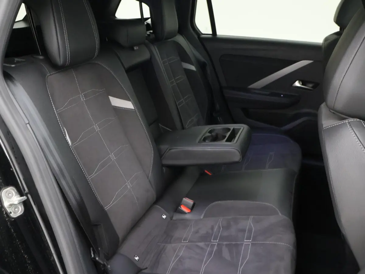 1.2 ULTIMATE AUT. + PANORAMA | HEAD-UP | ADAPTIVE CRUISE | CARPLAY | 360 CAMERA