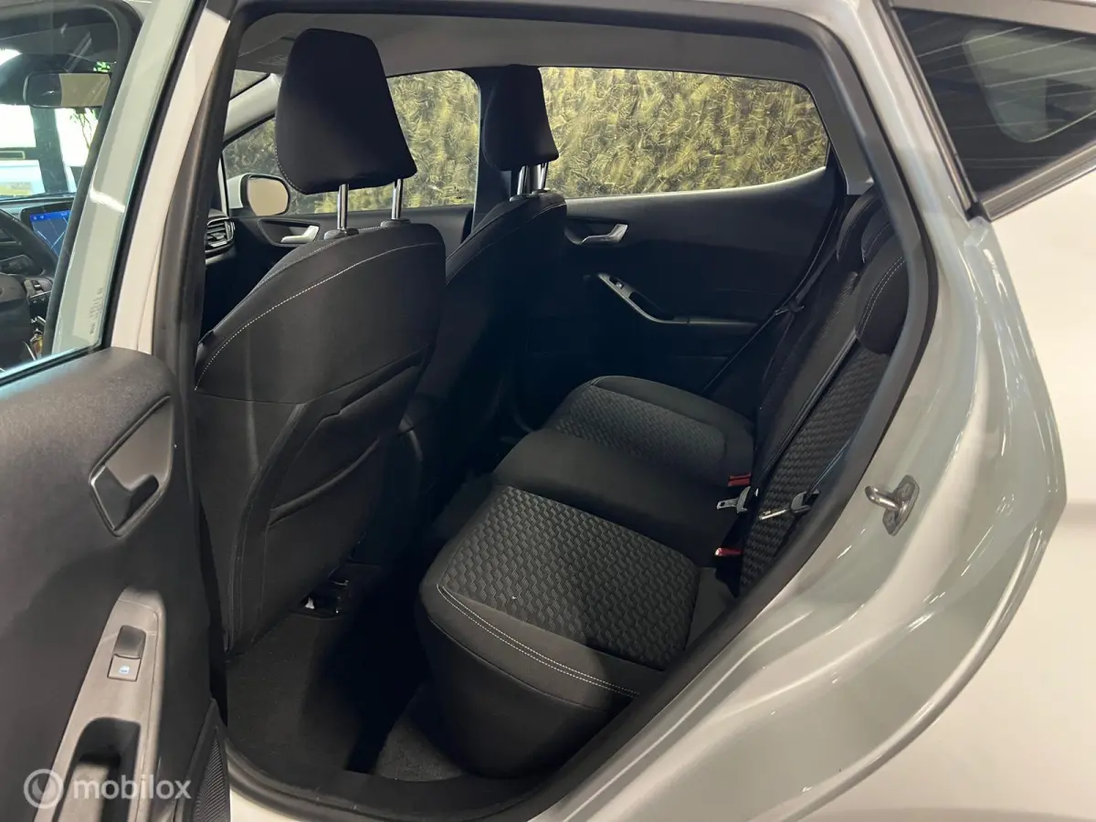 1.0 EcoBoost Hybrid Titanium-NAVI-CRUISE-AIRCO-CARPLAY-BLUETOOTH