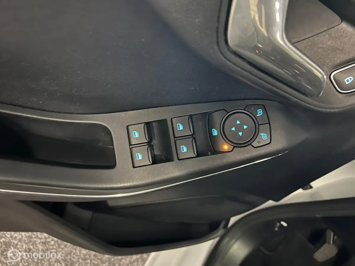 1.0 EcoBoost Hybrid Titanium-NAVI-CRUISE-AIRCO-CARPLAY-BLUETOOTH