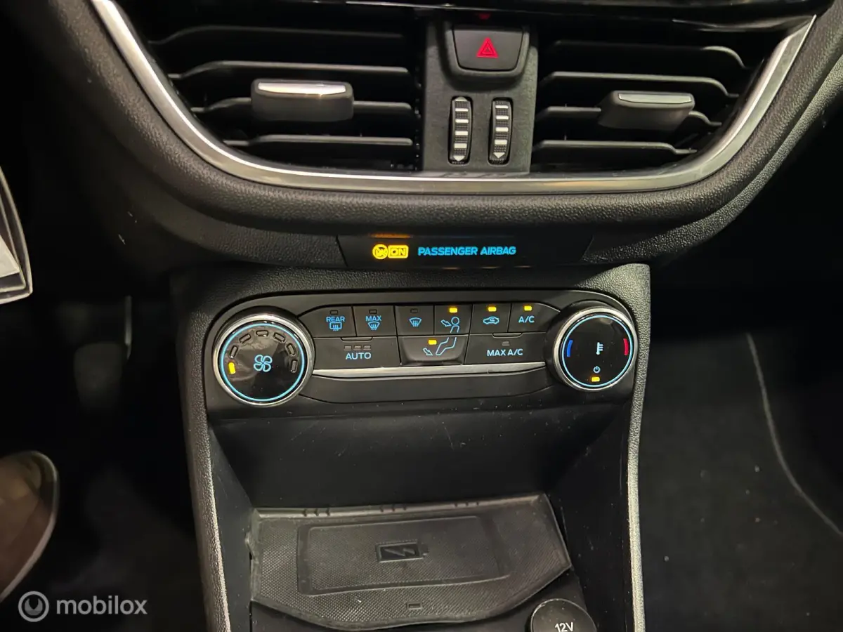 1.0 EcoBoost Hybrid Titanium-NAVI-CRUISE-AIRCO-CARPLAY-BLUETOOTH