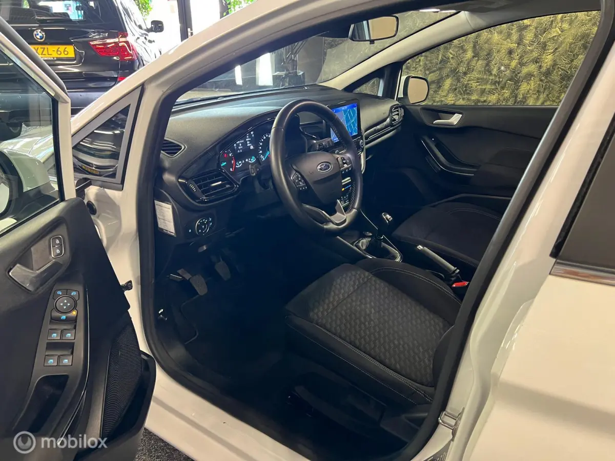 1.0 EcoBoost Hybrid Titanium-NAVI-CRUISE-AIRCO-CARPLAY-BLUETOOTH