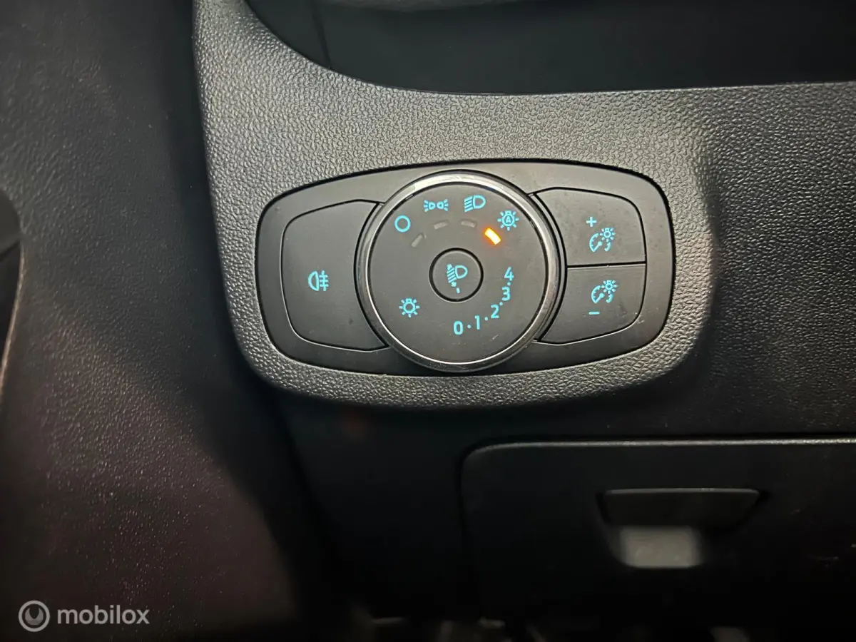 1.0 EcoBoost Hybrid Titanium-NAVI-CRUISE-AIRCO-CARPLAY-BLUETOOTH