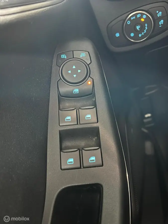 1.0 EcoBoost Hybrid Titanium-NAVI-CRUISE-AIRCO-CARPLAY-BLUETOOTH