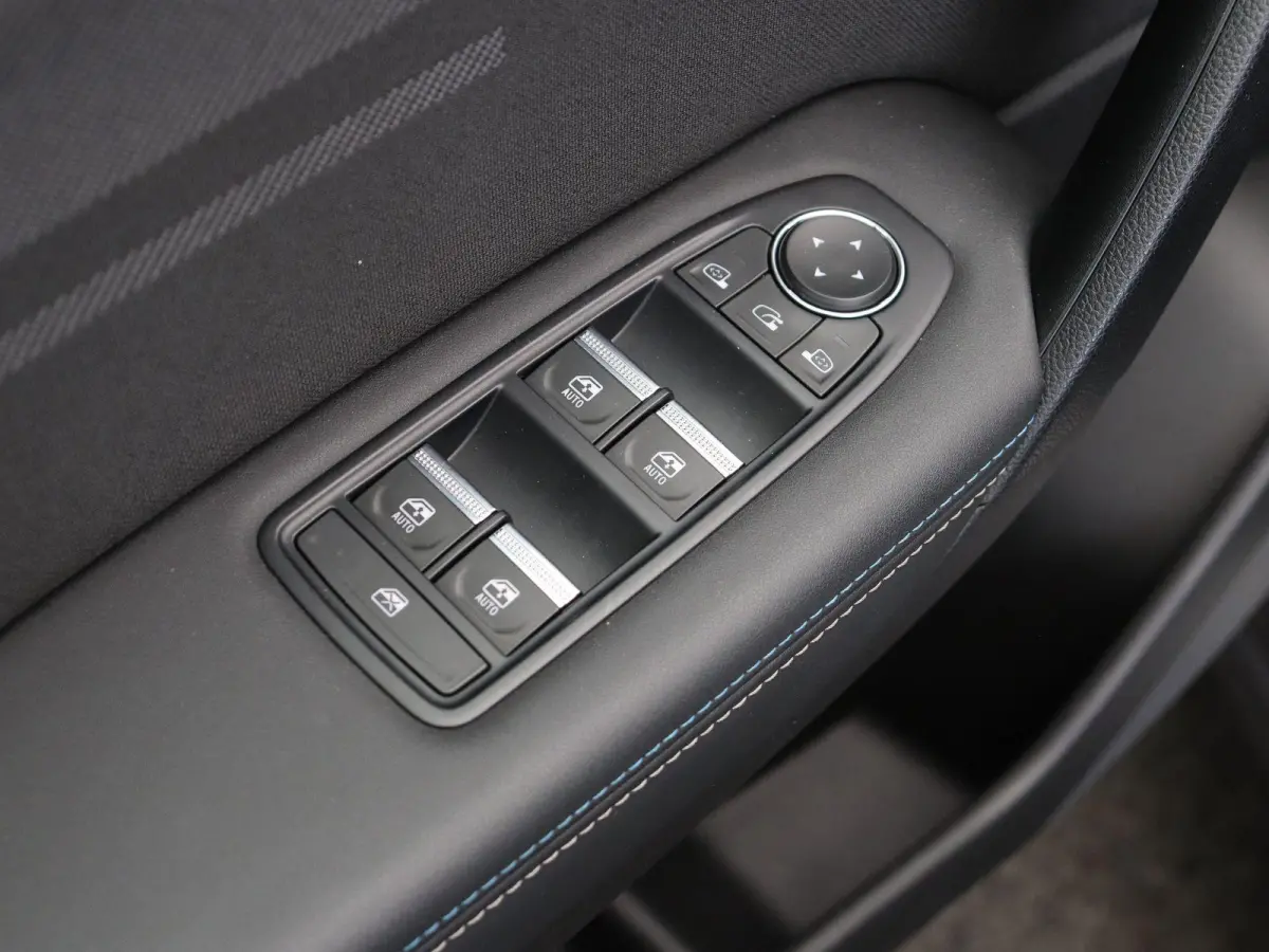 E-Tech full hybrid 145pk Esprit Alpine | Stuurverwarming | Adaptive Cruise | Digitale Cockpit | Achteruitrijcamera | Google Navigatie |