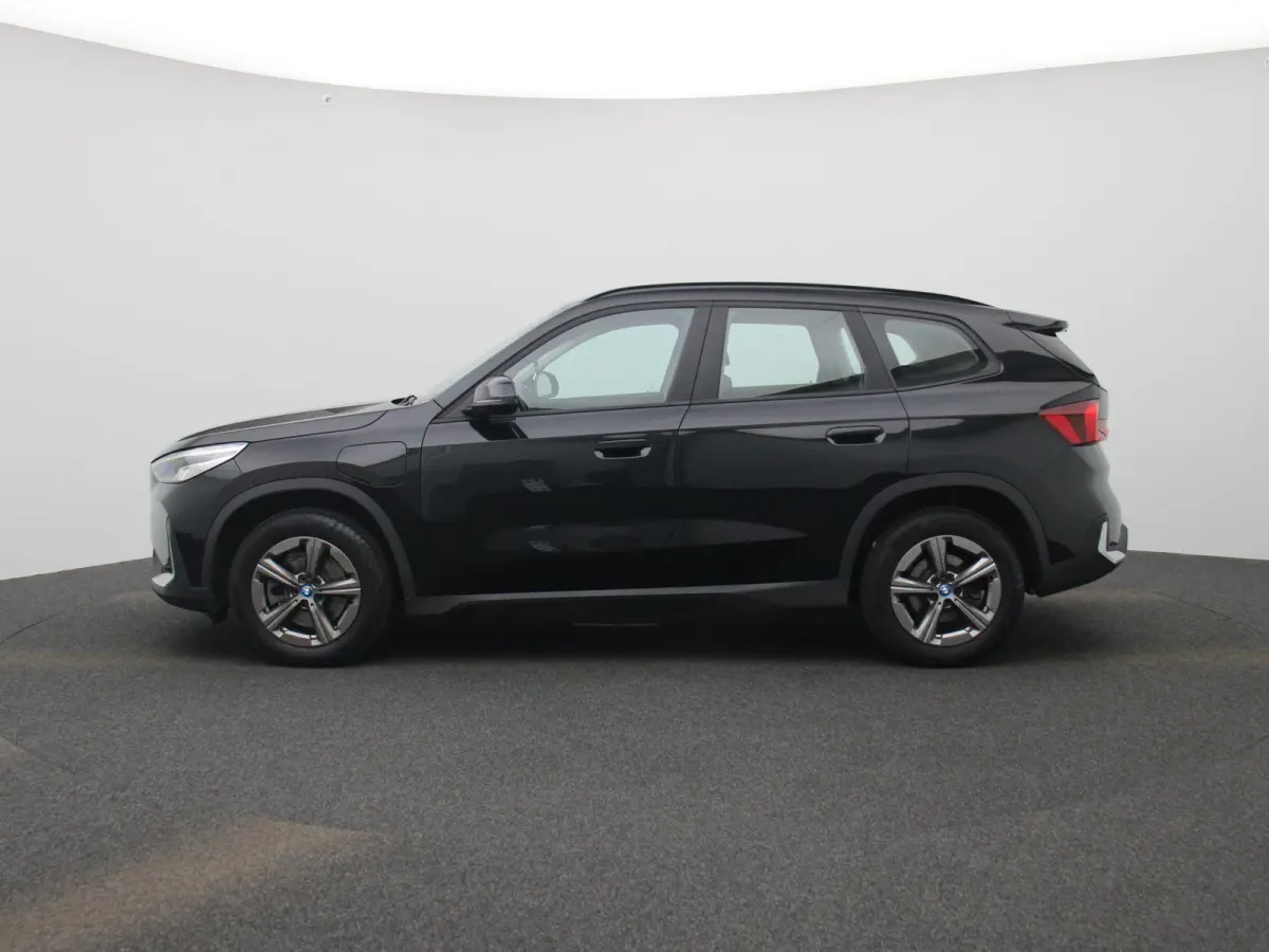 xDrive25e | Automaat | LMV | Parkeer sensoren | Virtual cockpit | Camera | Climate control | Apple carplay  | Navigatie | Elec. achterklep | Leder | Bluetooth | DAB