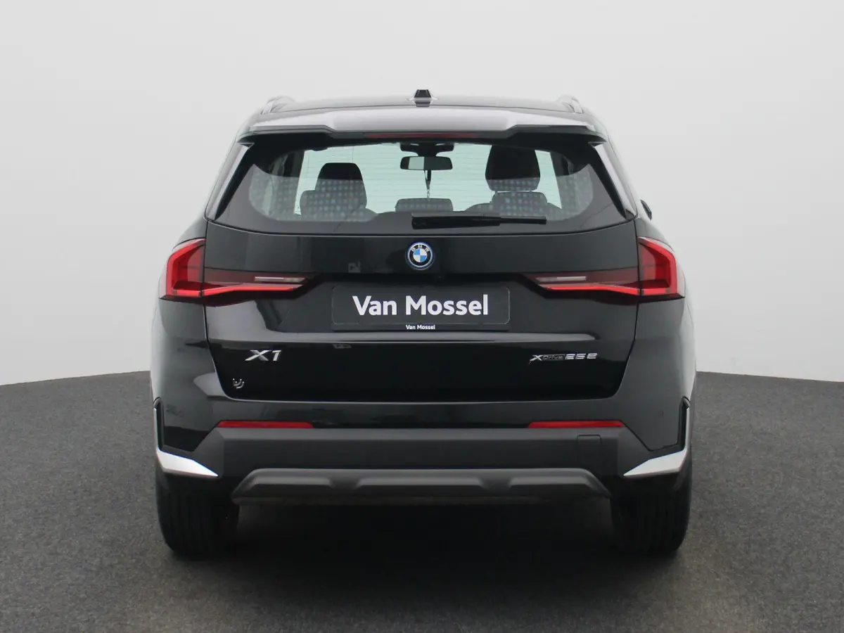 xDrive25e | Automaat | LMV | Parkeer sensoren | Virtual cockpit | Camera | Climate control | Apple carplay  | Navigatie | Elec. achterklep | Leder | Bluetooth | DAB