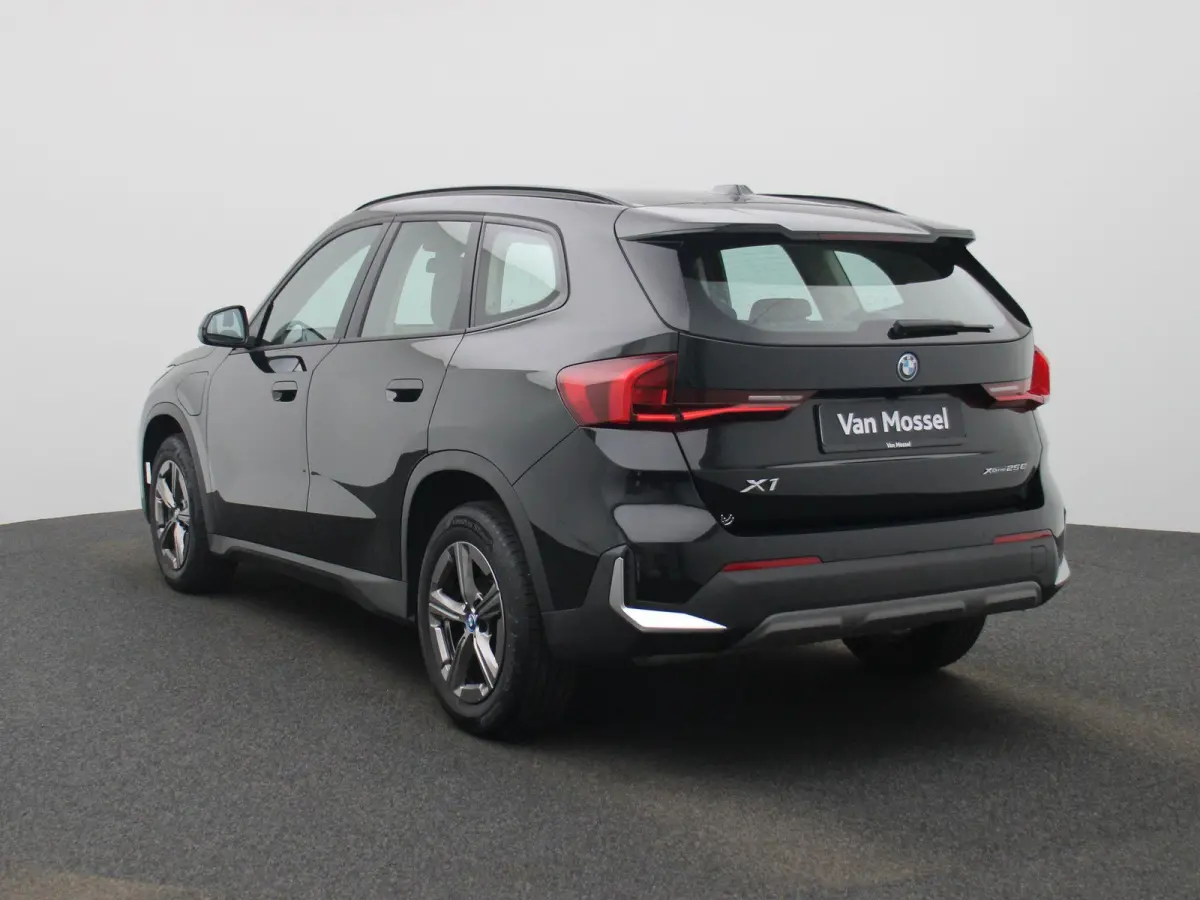 xDrive25e | Automaat | LMV | Parkeer sensoren | Virtual cockpit | Camera | Climate control | Apple carplay  | Navigatie | Elec. achterklep | Leder | Bluetooth | DAB