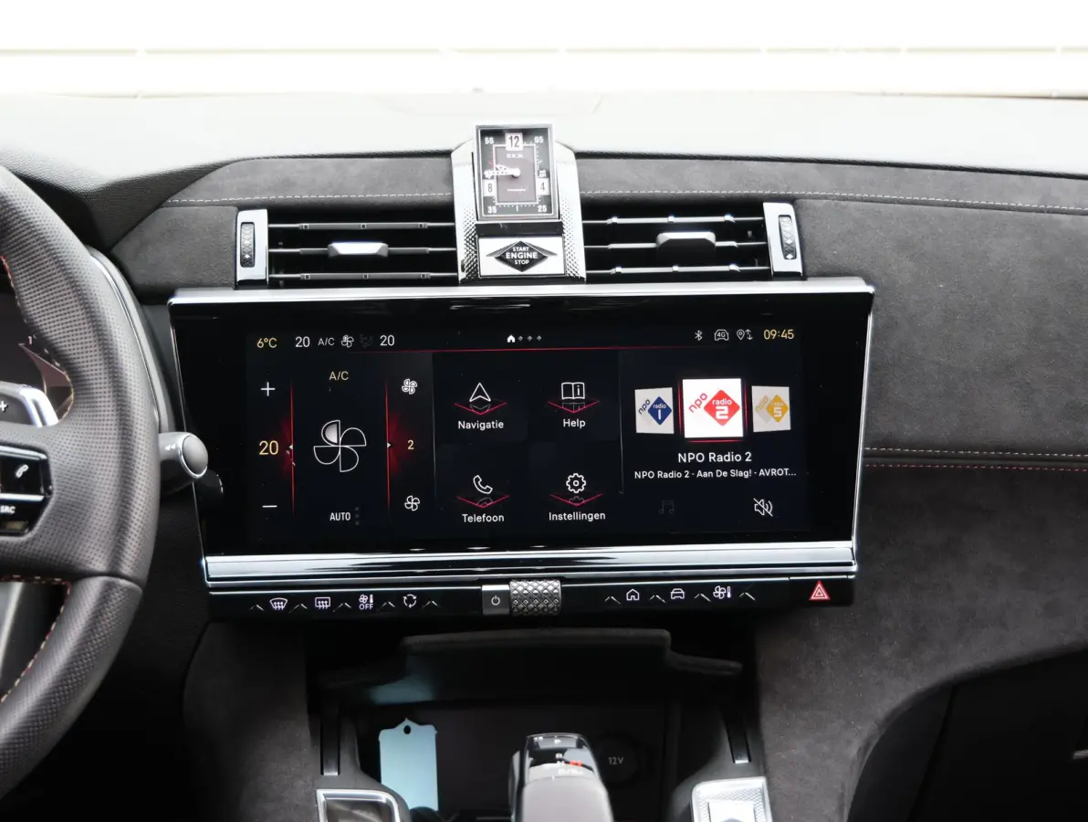 1.6 PHEV 225 Ligne Business | Alcantara bekleding | Navigatie | Dodehoeksensor | Elektrische achterklep | Verwarmde voorstoelen | Apple Carplay/Android Auto
