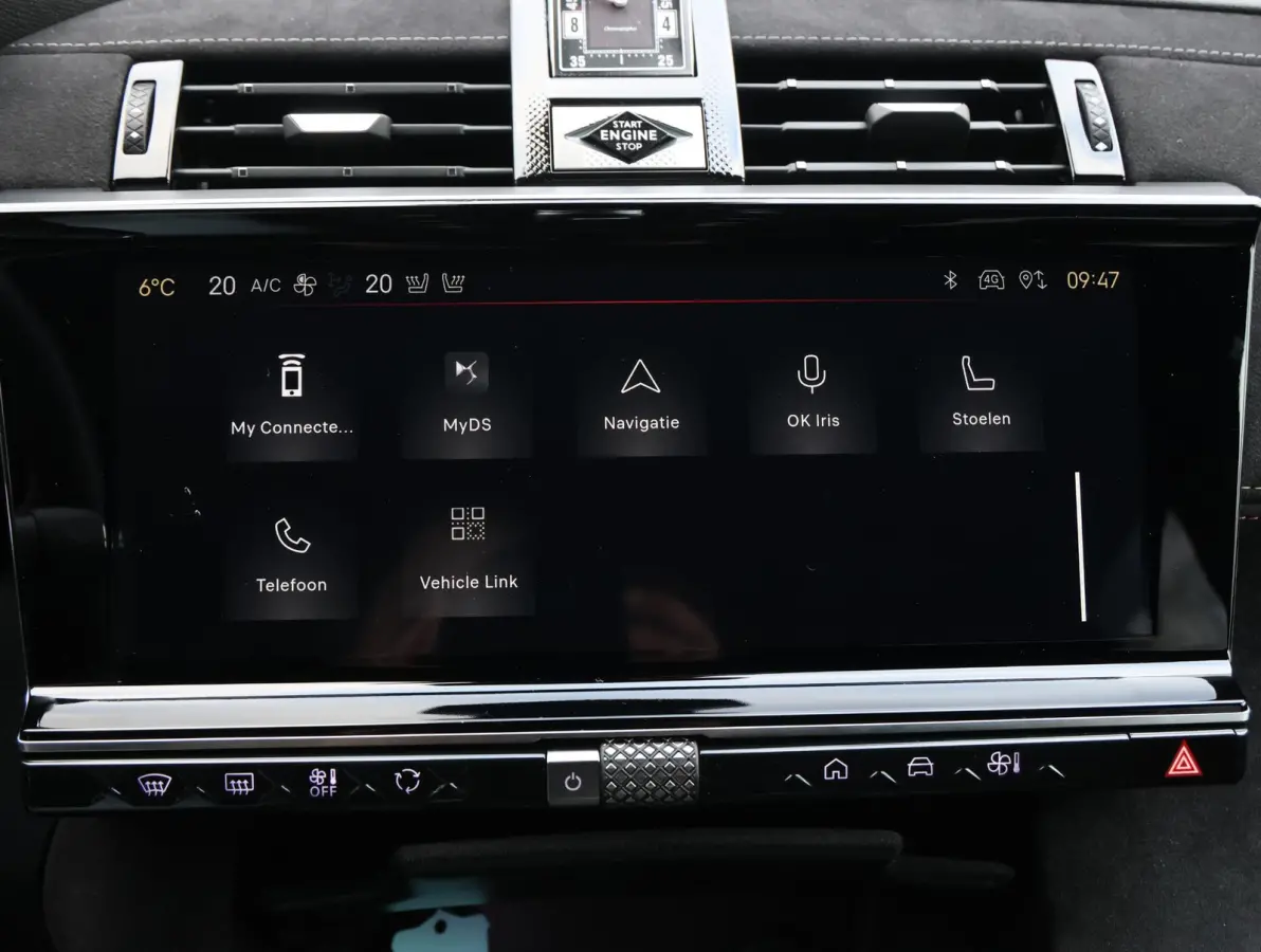 1.6 PHEV 225 Ligne Business | Alcantara bekleding | Navigatie | Dodehoeksensor | Elektrische achterklep | Verwarmde voorstoelen | Apple Carplay/Android Auto