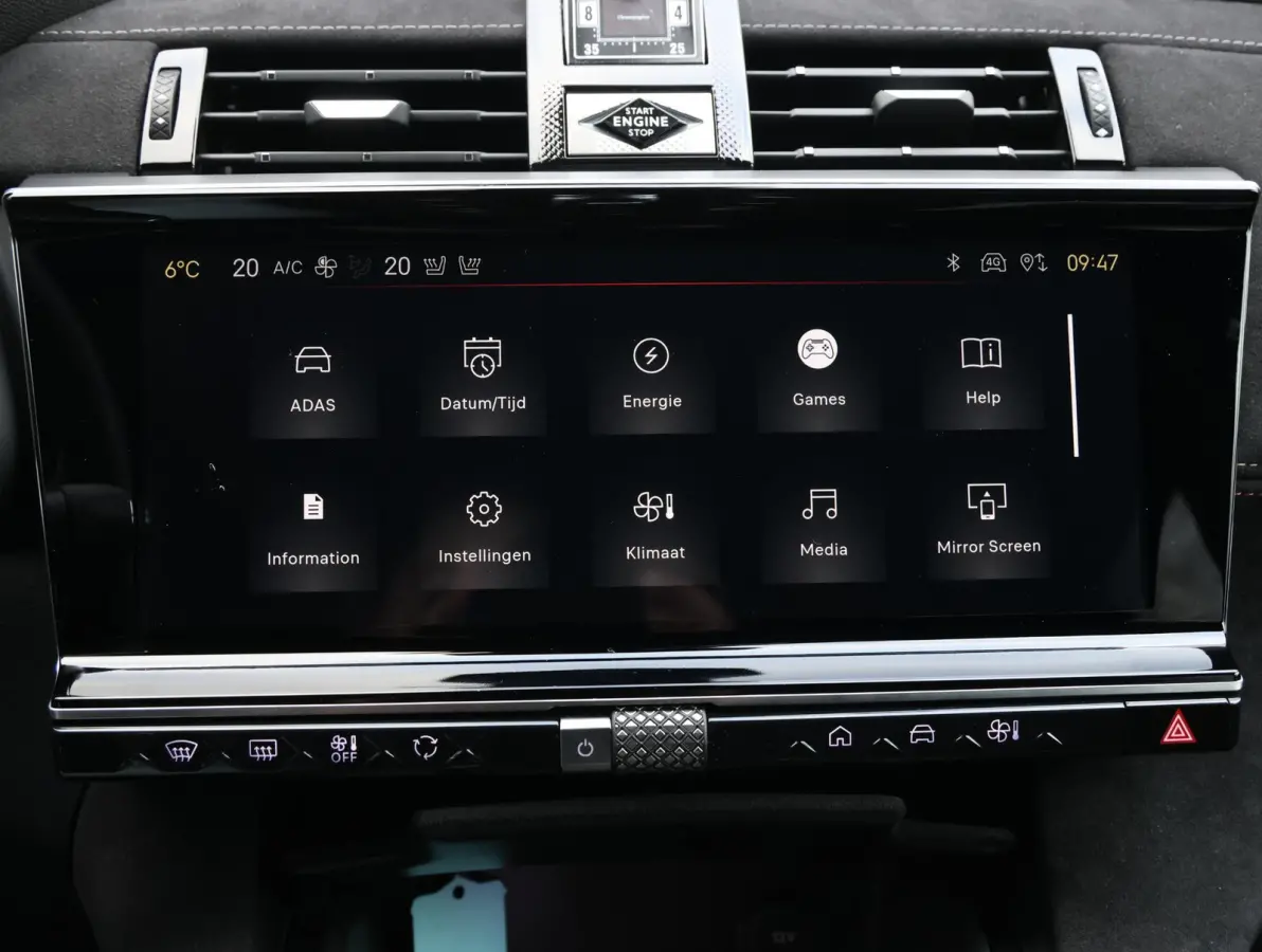 1.6 PHEV 225 Ligne Business | Alcantara bekleding | Navigatie | Dodehoeksensor | Elektrische achterklep | Verwarmde voorstoelen | Apple Carplay/Android Auto