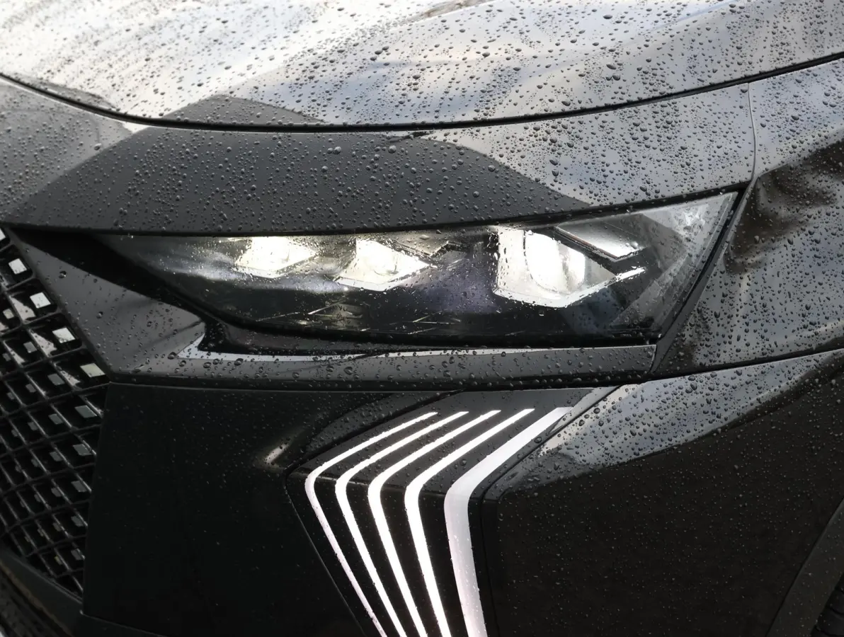 1.6 PHEV 225 Ligne Business | Alcantara bekleding | Navigatie | Dodehoeksensor | Elektrische achterklep | Verwarmde voorstoelen | Apple Carplay/Android Auto