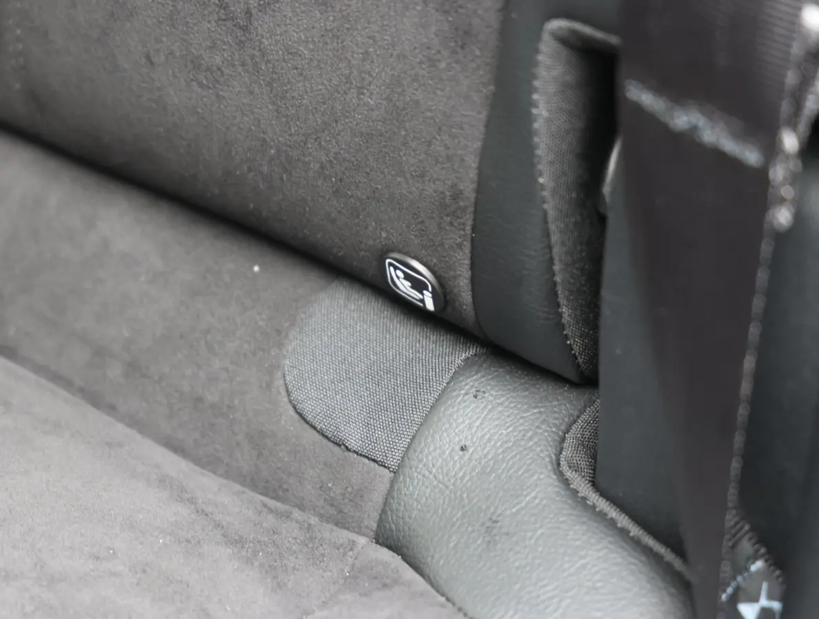 1.6 PHEV 225 Ligne Business | Alcantara bekleding | Navigatie | Dodehoeksensor | Elektrische achterklep | Verwarmde voorstoelen | Apple Carplay/Android Auto