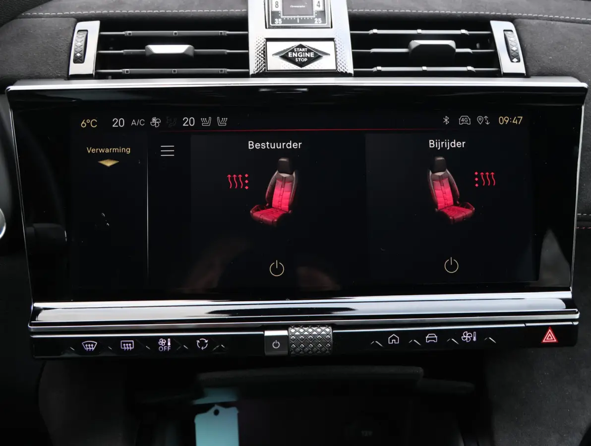 1.6 PHEV 225 Ligne Business | Alcantara bekleding | Navigatie | Dodehoeksensor | Elektrische achterklep | Verwarmde voorstoelen | Apple Carplay/Android Auto