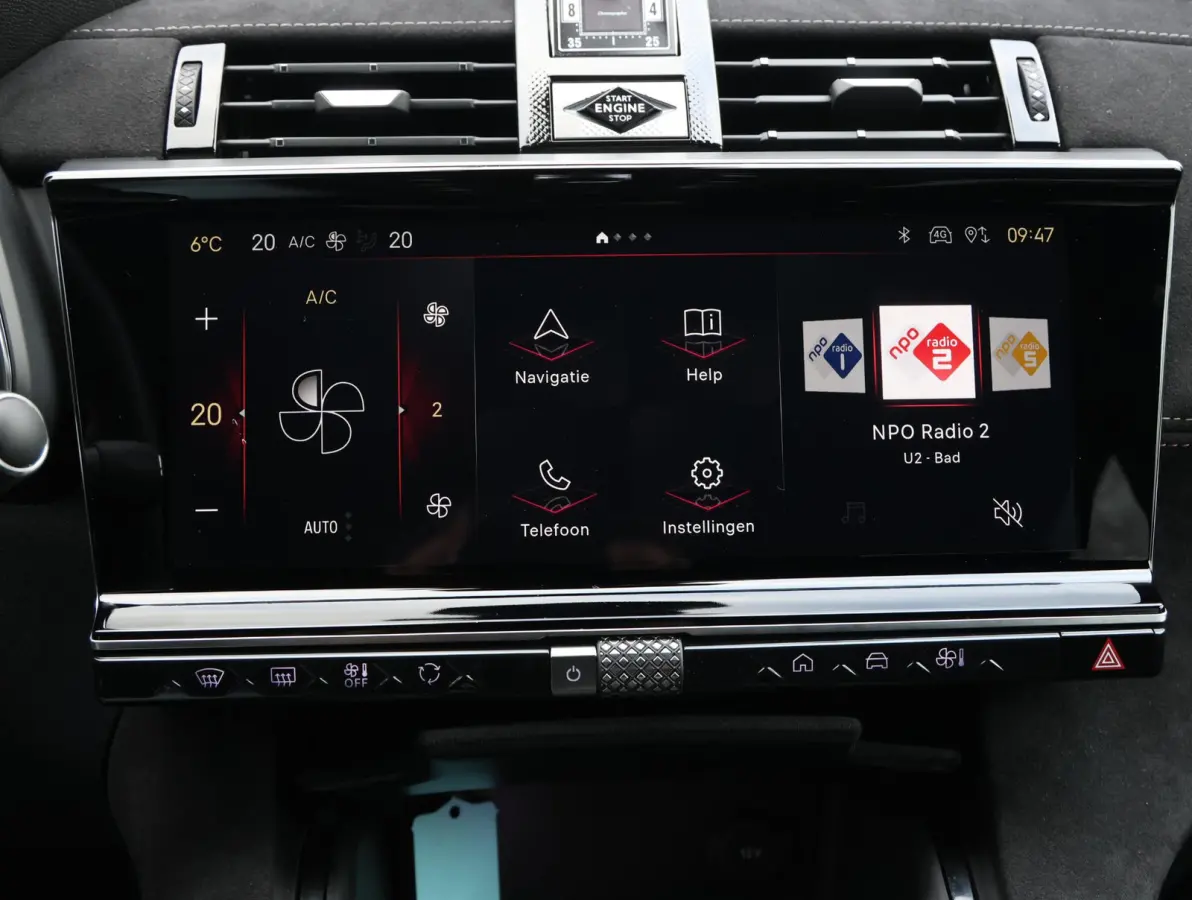 1.6 PHEV 225 Ligne Business | Alcantara bekleding | Navigatie | Dodehoeksensor | Elektrische achterklep | Verwarmde voorstoelen | Apple Carplay/Android Auto